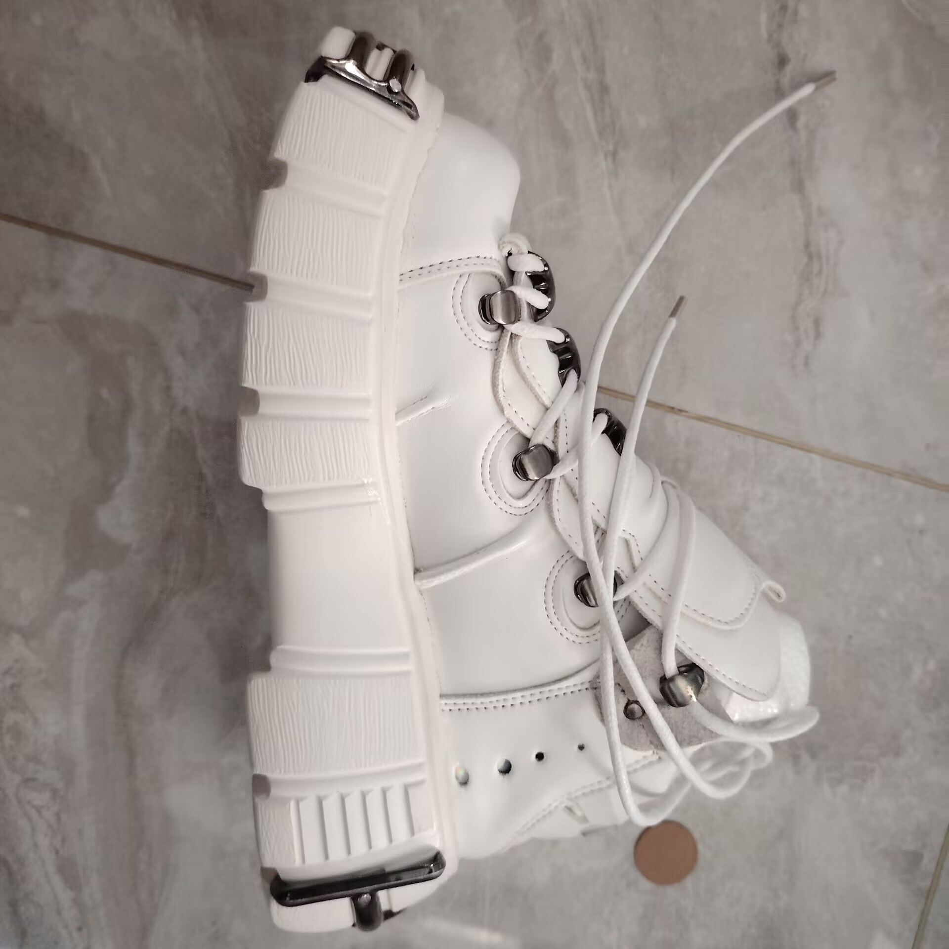 2026 أحذية لوكموتيف نسائية ورج - مراجعة Men'S Shoes Hey Dude وسعره